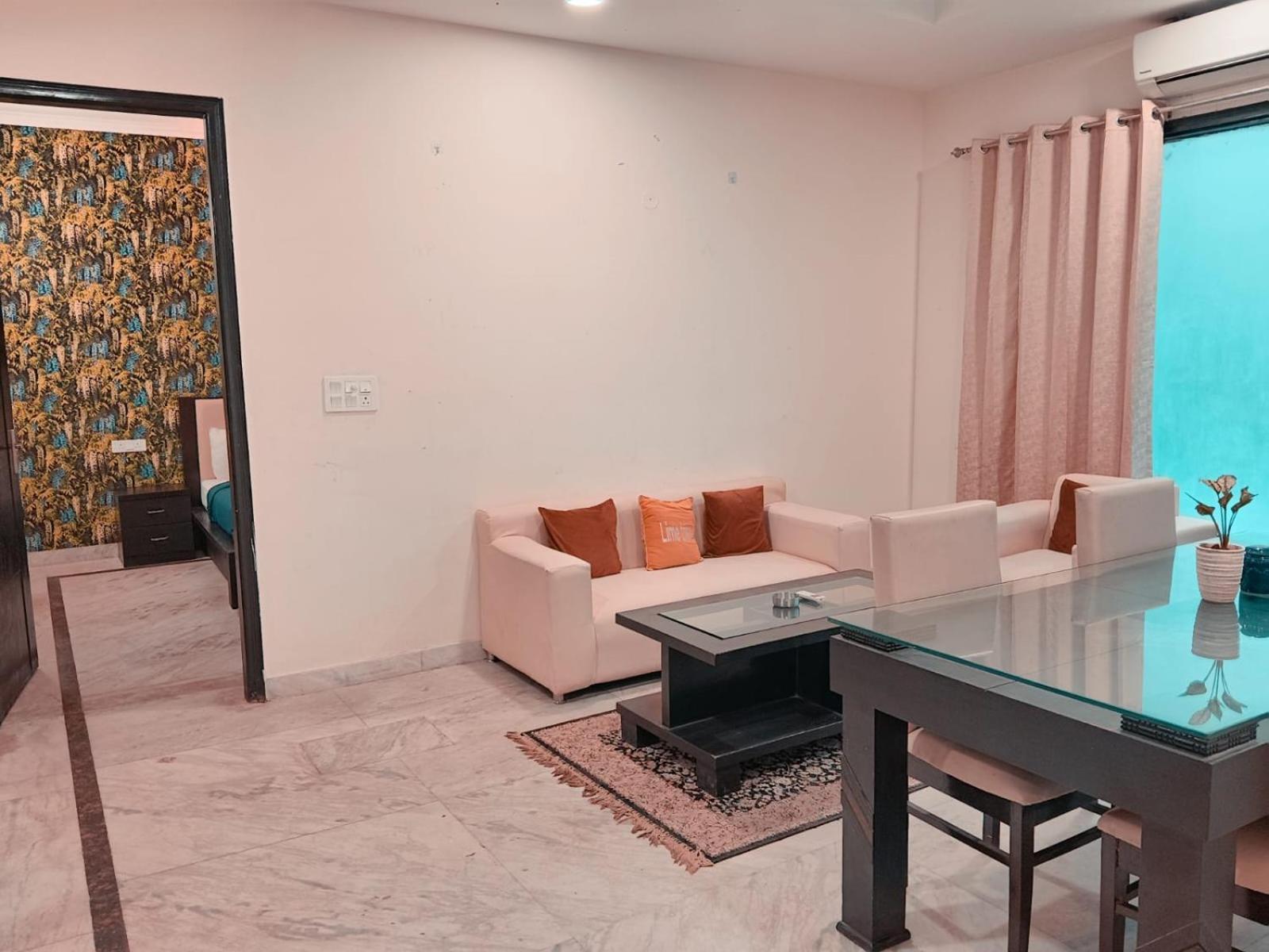 Lime Tree Service Apartment Golf Course Road, คูร์เคาน์ ภายนอก รูปภาพ